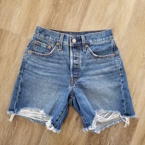 NWOT Levi's 501 High Rise Distressed Shorts Size 24